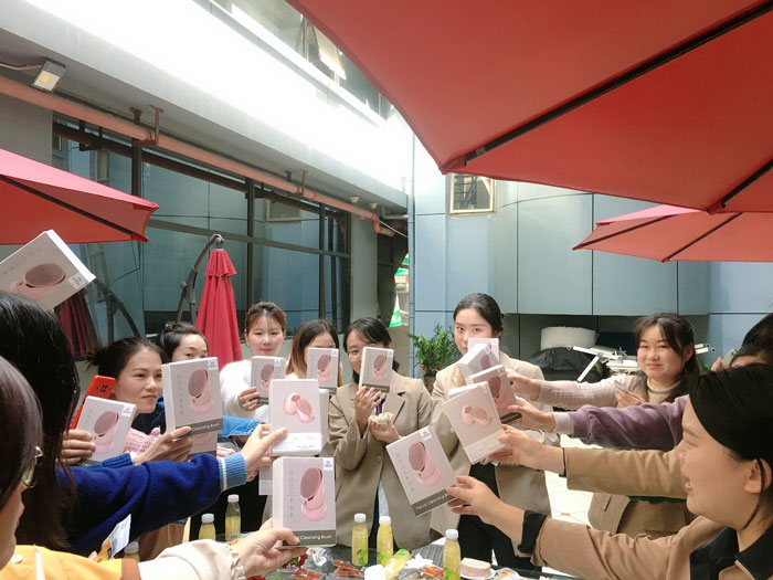 女神節(jié)快樂|有鮮花，有陽光，有愛的薩瑪瑞事業(yè)